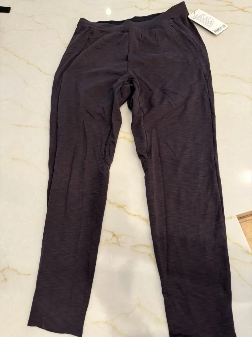 Lululemon Men's size large balancer pants.